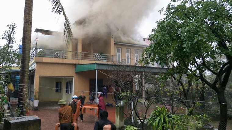 Hà Tĩnh: Nhà 2 tầng bốc cháy trong ngày cận Tết ảnh 3