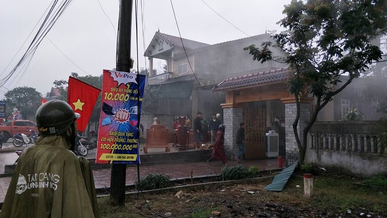 Hà Tĩnh: Nhà 2 tầng bốc cháy trong ngày cận Tết ảnh 2