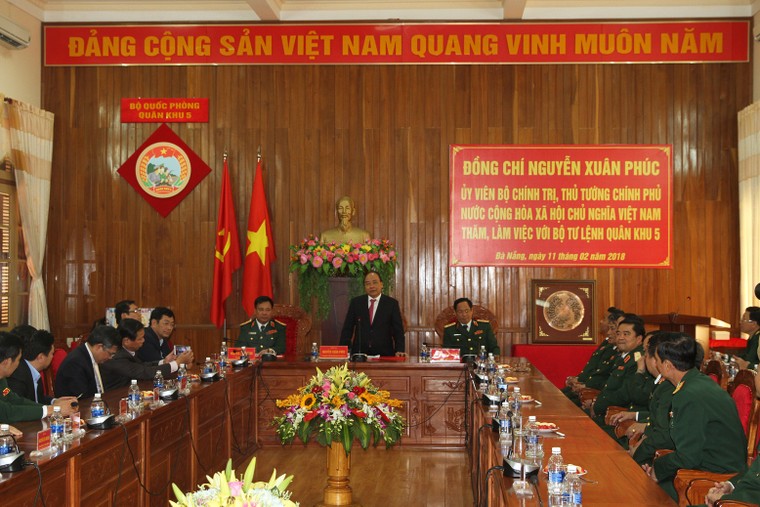 Thủ tướng Nguyễn Xuân Phúc thăm, làm việc tại Quân khu 5 ảnh 1
