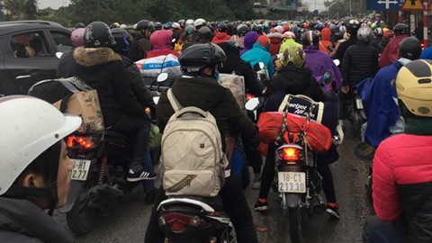  Ùn ứ cửa ngõ, đường trên cao vào Hà Nội ảnh 2