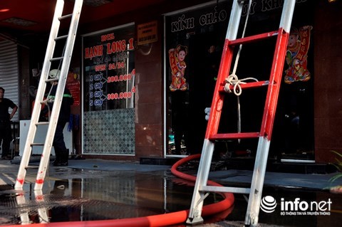 Giải cứu 11 người nước ngoài trong vụ cháy dữ dội ở hotel massage quận 5 ảnh 3