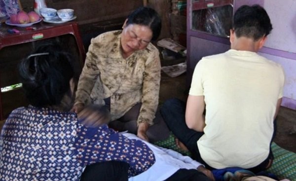  Bị công an xã giữ xe máy, nam sinh lớp 8 treo cổ tự tử ảnh 1