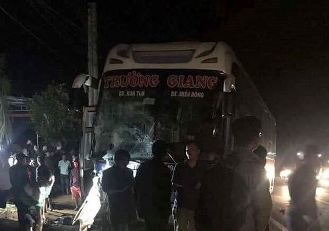  Xe cứu thương gây tai nạn liên hoàn, 3 người tử vong ảnh 1