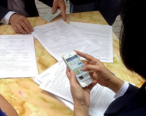 Lo lộ thông tin khi nhà mạng để nhân viên chụp ảnh bằng điện thoại cá nhân ảnh 1