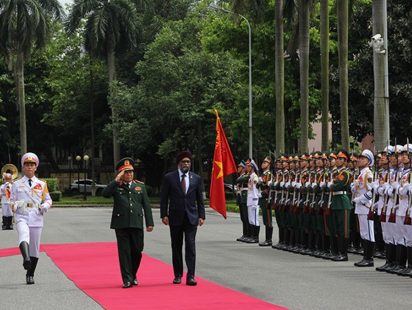 Chủ tịch nước tiếp Bộ trưởng Bộ Quốc phòng Canada ảnh 2