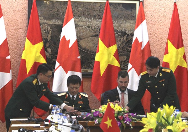 Chủ tịch nước tiếp Bộ trưởng Bộ Quốc phòng Canada ảnh 4