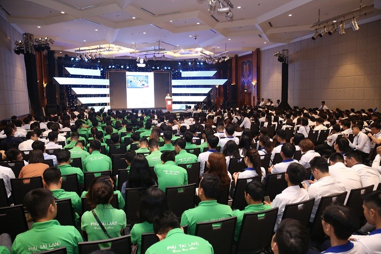 Sự kiện Lễ ra quân dự án Imperia Sky Garden 'hút' hàng ngàn sale tham dự ảnh 4