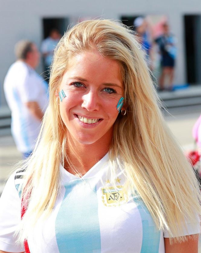 FIFA đề nghị tiết chế cho các ‘bóng hồng’ nóng bỏng lên sóng World Cup - ảnh 8