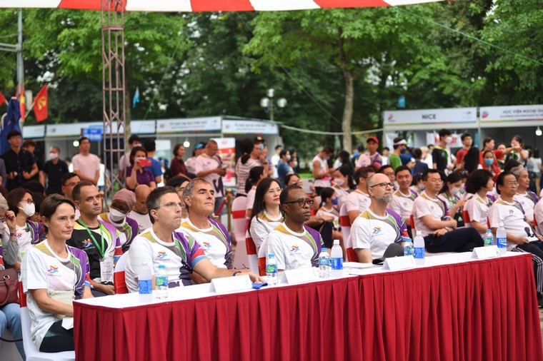 Hơn 1500 vận động viên tại Thủ đô tham gia giải chạy Pháp ngữ 2022 ảnh 4