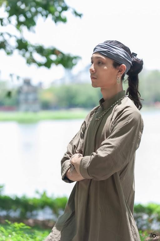 'Bách hoa bộ hành': Việt phục xuống phố ảnh 18