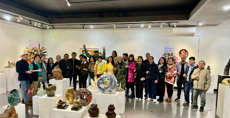 Triển lãm Dáng Xuân 2024 - Đậm màu men khoe vẻ gốm ảnh 4