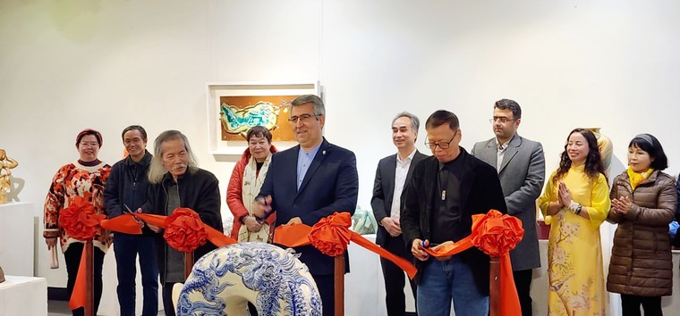 Triển lãm Dáng Xuân 2024 - Đậm màu men khoe vẻ gốm ảnh 1