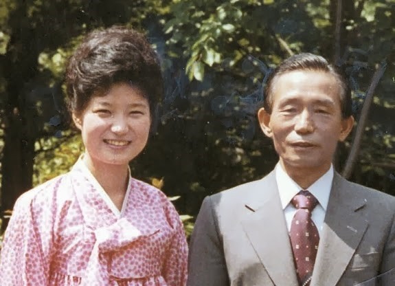 Vì sao Tổng thống Hàn Quốc không từ chức? ảnh 2