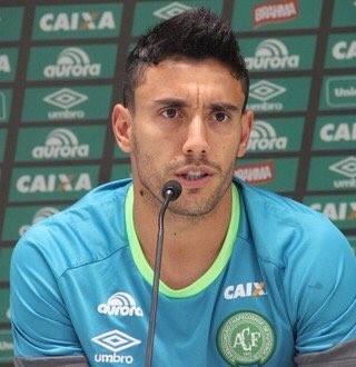 Hiện trường ngổn ngang nơi máy bay chở cầu thủ Brazil rơi ảnh 7