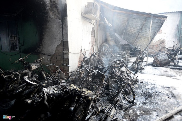 Hiện trường vụ cháy cây xăng ở Sài Gòn ảnh 9