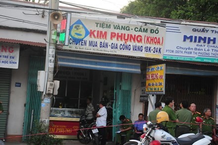 Bịt mặt, nổ súng cướp tiệm vàng rúng động Tây Ninh ảnh 1