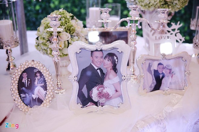 Trấn Thành và Hari Won ôm nhau khóc trong lễ cưới ảnh 11