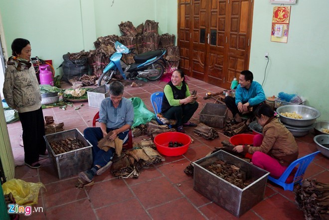 Làng bánh gai tiến vua tất bật ngày giáp Tết ảnh 1