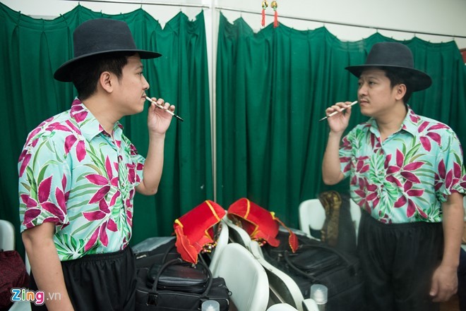 Trấn Thành được fan tổ chức sinh nhật trước show diễn ảnh 5