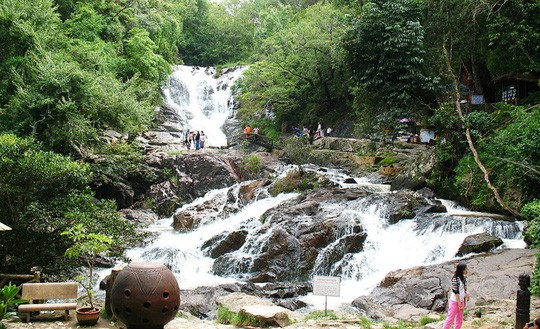 Hai người tử vong khi chơi vượt thác ở Đà Lạt ảnh 1