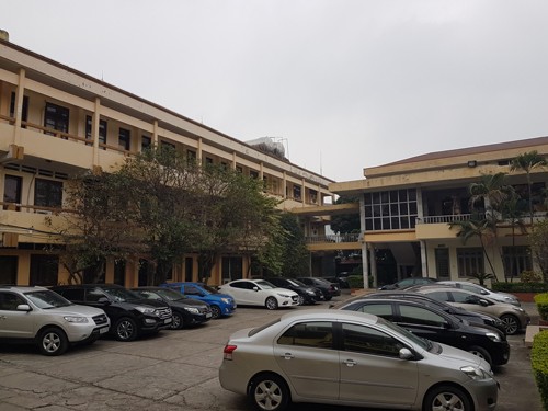 8 cơ quan ở Hà Nội niêm phong ôtô biển xanh để khoán xe công ảnh 1