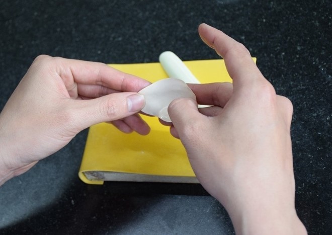 Hoa hồng sứ - quà tặng độc đáo cho dịp 8/3 ảnh 2