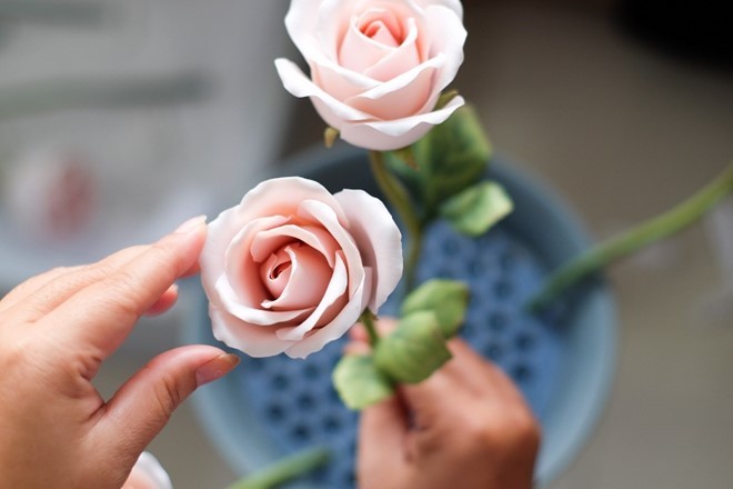 Hoa hồng sứ - quà tặng độc đáo cho dịp 8/3 ảnh 4