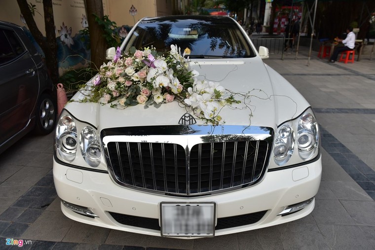 MC Thành Trung và vợ 9X ký hợp đồng, kê khai tài sản ở hôn lễ ảnh 1