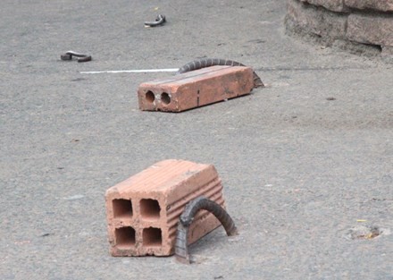 Ông Đoàn Ngọc Hải yêu cầu xin lỗi du khách bị vấp móc sắt vỉa hè ảnh 1