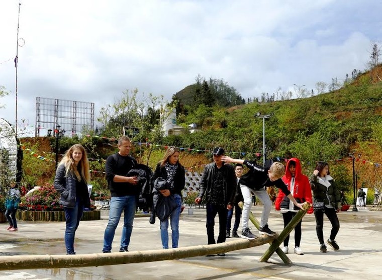 Sun World Fansipan Legend: Đỗ quyên Hoàng Liên đã vào mùa ảnh 8