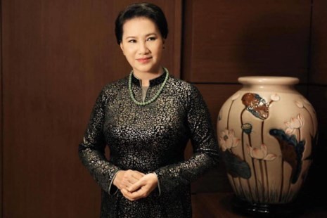 Chủ tịch quốc hội Kim Ngân trong áo dài Võ Việt Chung ảnh 4