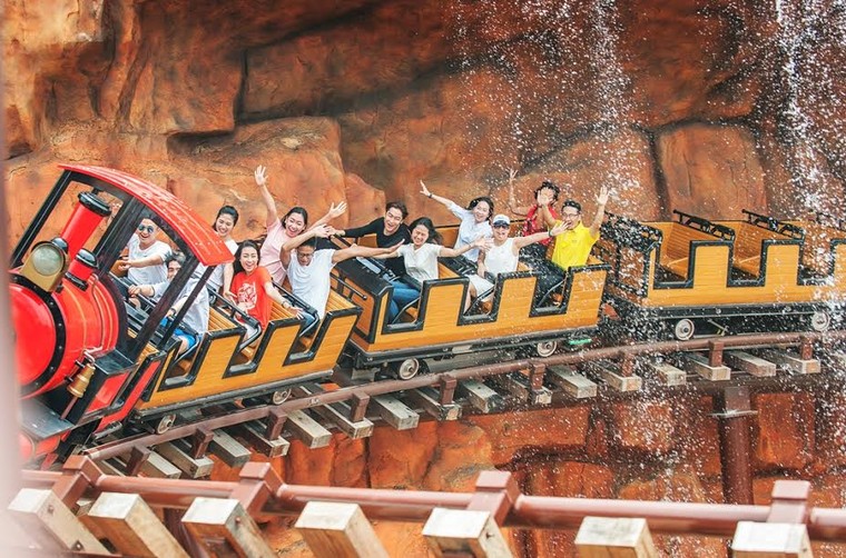 Vinpearl Land Nha Trang khai trương Công viên phao nổi lớn nhất thế giới ảnh 1