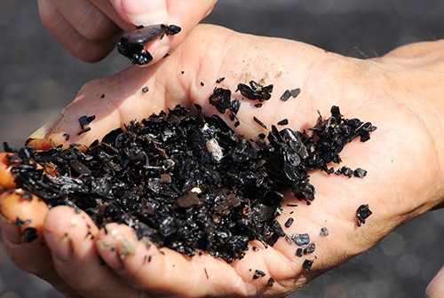 Nghệ An đề nghị Bộ Tài nguyên vào cuộc vụ nước biển đổi màu ảnh 1