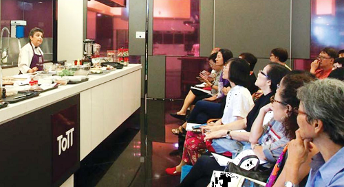 Nữ đầu bếp chiến thắng ung thư nhờ bí quyết nấu ăn lành mạnh ảnh 1