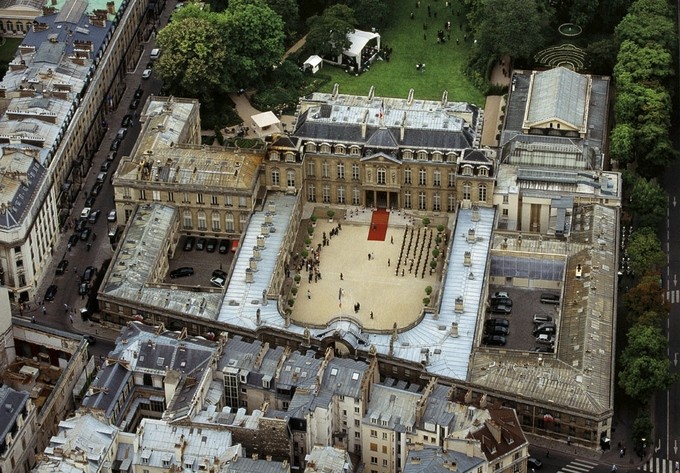 Cung điện 365 phòng phục vụ tổng thống Pháp ảnh 1