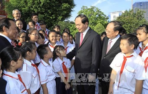 Lãnh đạo Đảng, Nhà nước vào Lăng viếng Chủ tịch Hồ Chí Minh ảnh 1