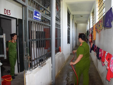 Đảm bảo sức khỏe cho phạm nhân ngày nắng nóng ảnh 2