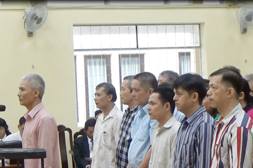 Nữ đại gia thủy sản vụ lừa hơn 1.000 tỷ vắng mặt ngày ra tòa ảnh 1