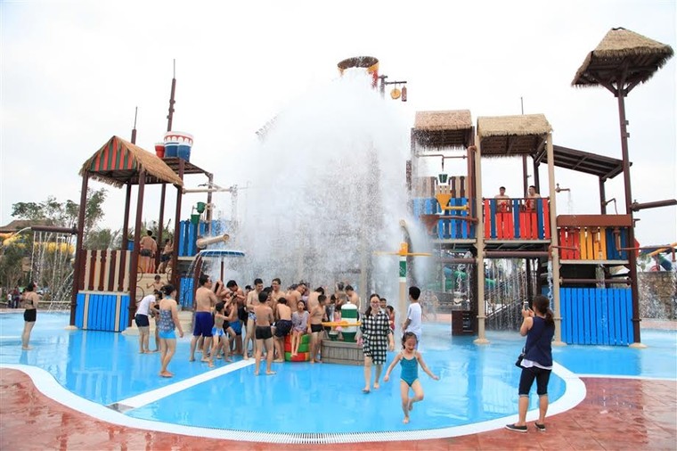 Giải cơn khát giữa hè với Typhoon Water Park Hạ Long ảnh 6