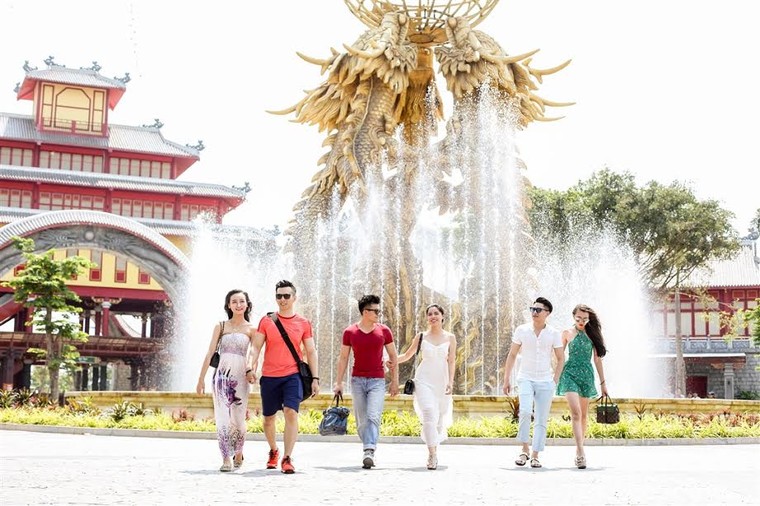 Giải cơn khát giữa hè với Typhoon Water Park Hạ Long ảnh 8