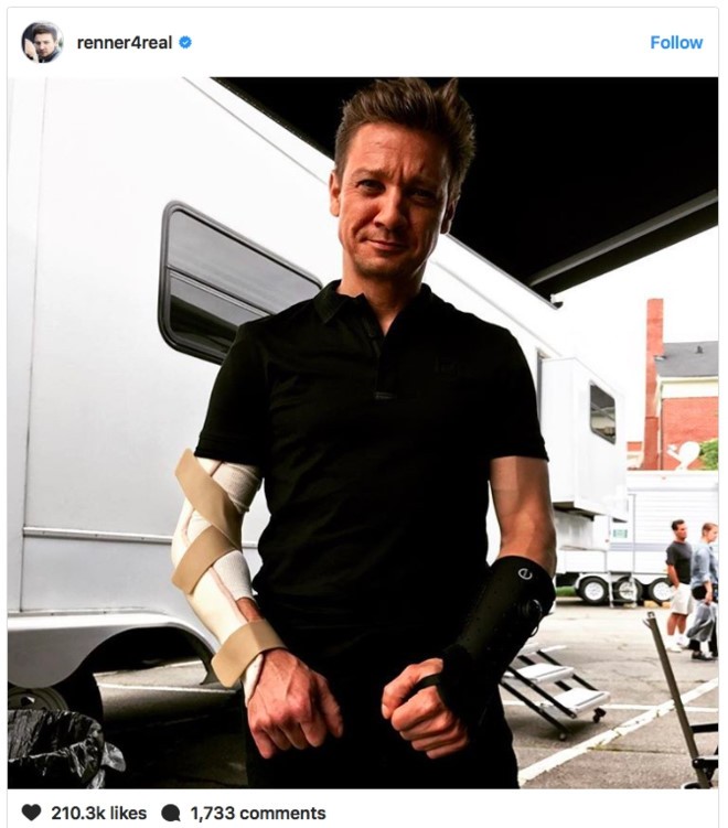 Ngôi sao 'Avengers' Jeremy Renner gãy cả hai tay khi đóng phim ảnh 1