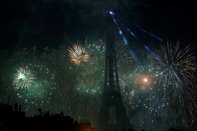 Pháo hoa rợp trời Paris mừng Quốc khánh Pháp ảnh 5