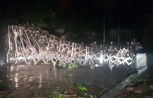 Bão Talas quần thảo hơn 3 giờ ở Nghệ An - Hà Tĩnh ảnh 1