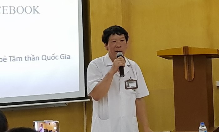 Bé 14 tuổi vào viện tâm thần vì nghiện nặng Facebook ảnh 1