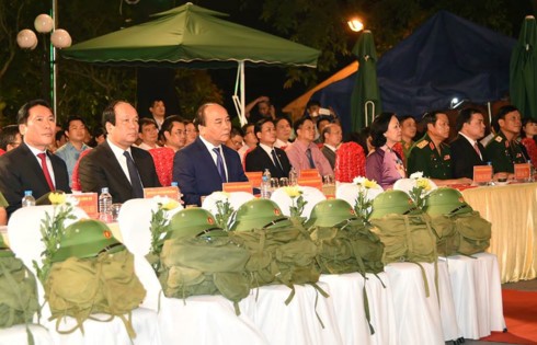 Xúc động cầu truyền hình đặc biệt tri ân các anh hùng, liệt sĩ ảnh 1