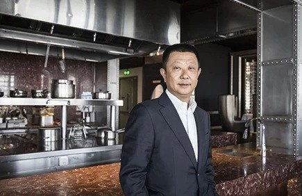 Thành tỷ phú nhờ bán lẩu ảnh 1