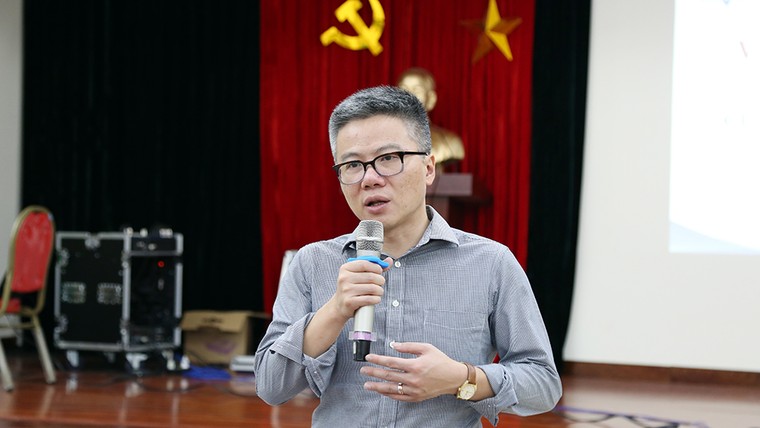 Giáo sư Ngô Bảo Châu khuyên học trò điều gì khi về thăm trường cũ? ảnh 2