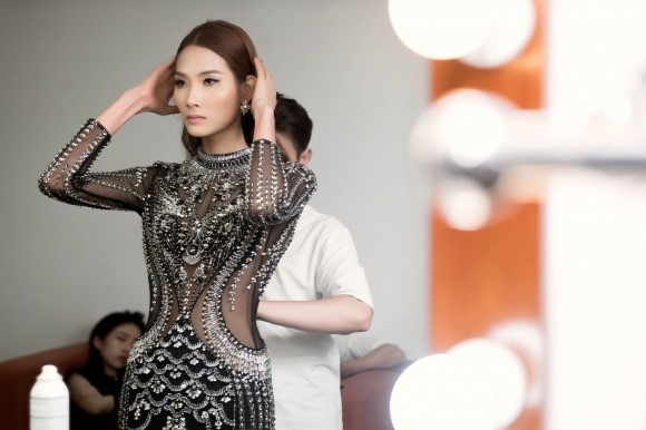 Hoàng Thuỳ: ‘Tôi mệt mỏi vì diễn ở The Face’ ảnh 2