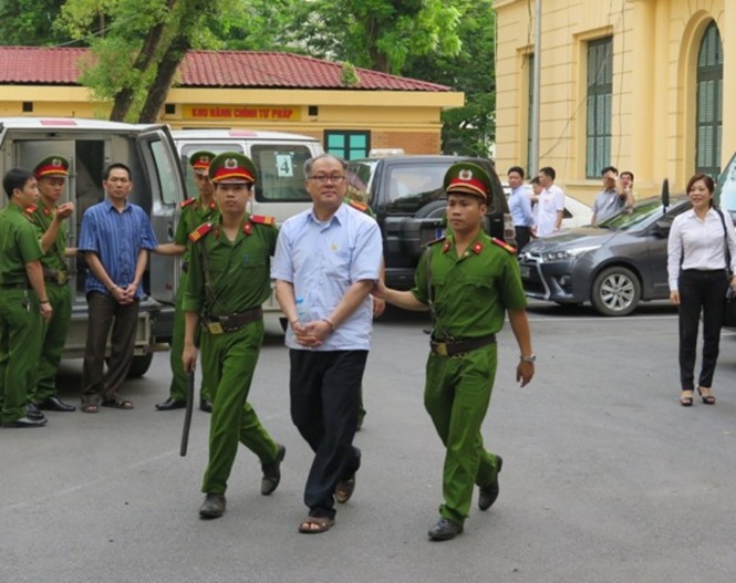 Xét xử đại án Ocean Bank: Diễn viên Quỳnh Tứ hầu tòa trong tư cách bị cáo ảnh 3