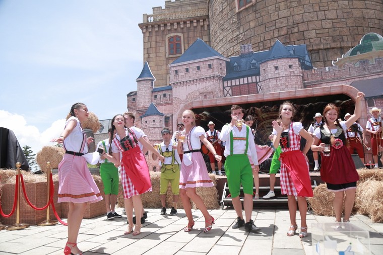 Cận cảnh những điểm đến vạn người mê dịp Quốc Khánh ảnh 1